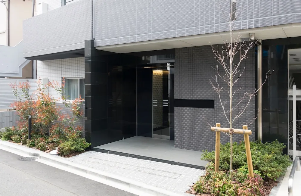 マンションのエントランス外観
